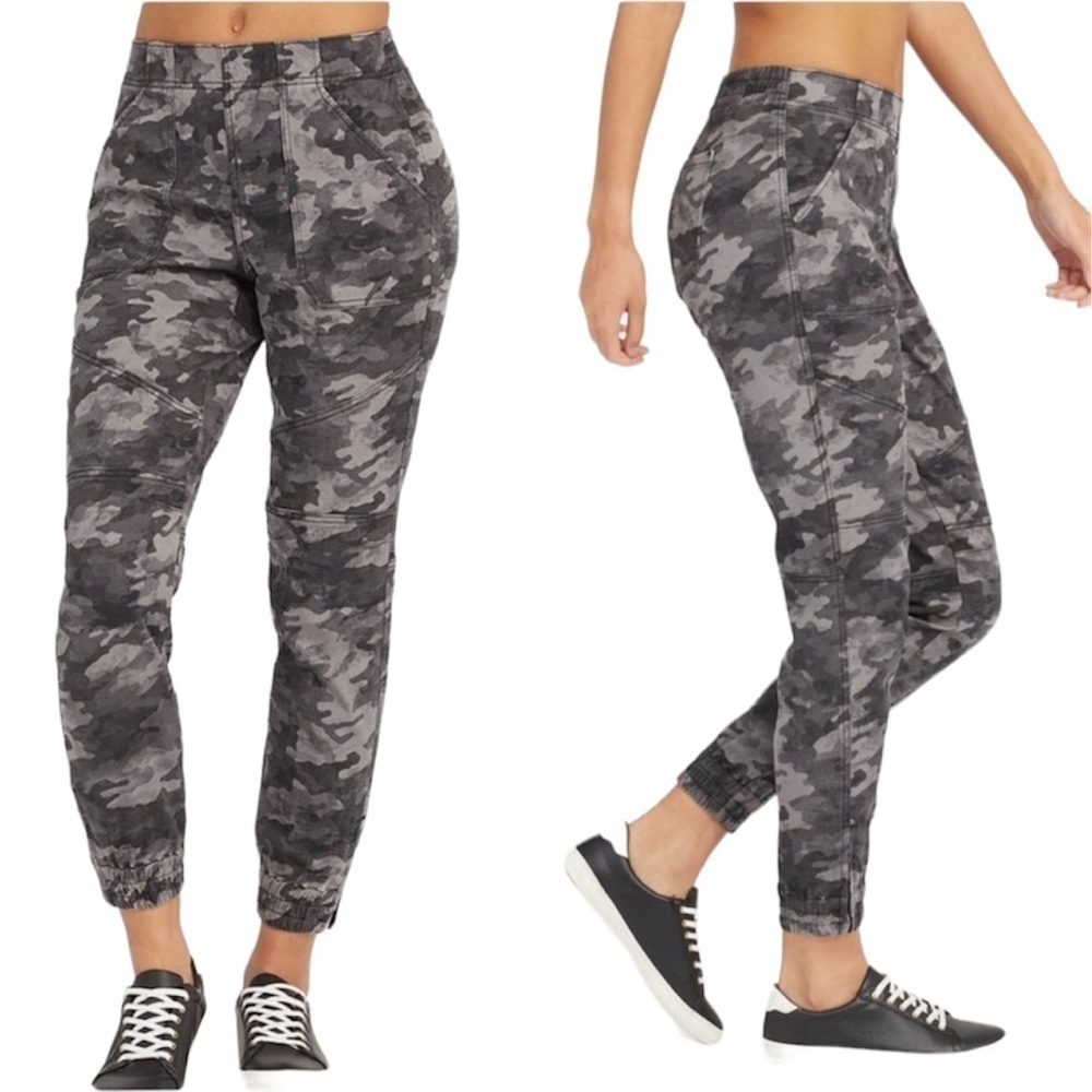 SPANX | Stretch Twill Camo Joggers Size Small NWT